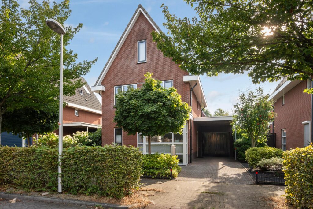 Hoogeveen – Keizersmantel 8